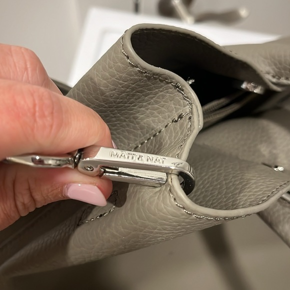 Matt and Nat Krista Satchel - Picture 8 of 8